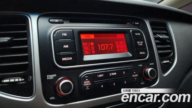 Kia Carens 2015 — фото 16