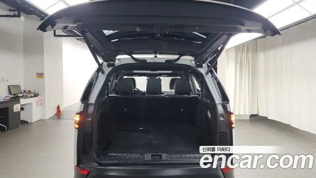 Land Rover Discovery 2019 — фото 20