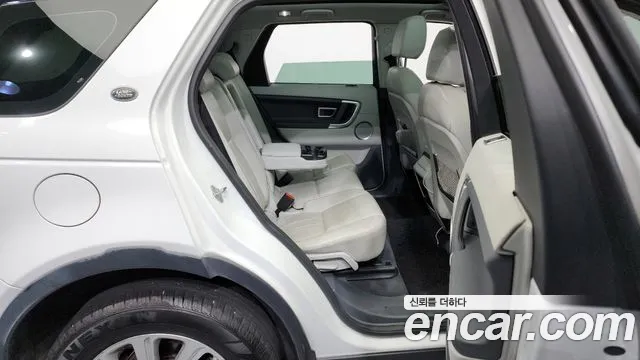 Land Rover Discovery Sport 2016 — фото 12