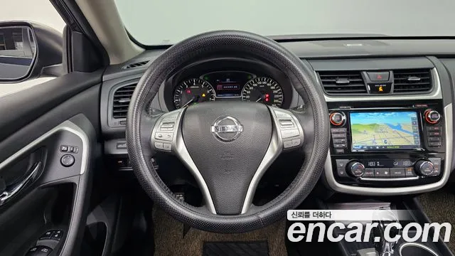 Nissan Altima 2018 — фото 14