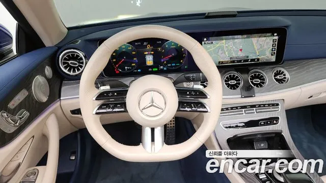 Mercedes-Benz E-Class 2023 — фото 13