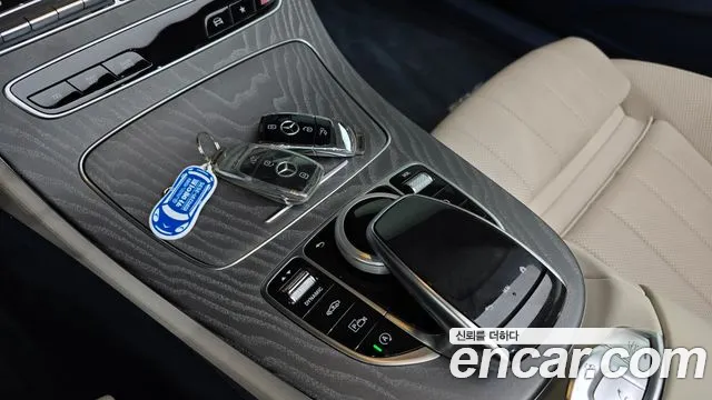 Mercedes-Benz E-Class 2023 — фото 19