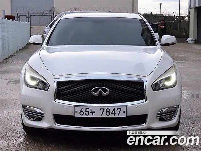 Infiniti Q70 2015 — фото 1