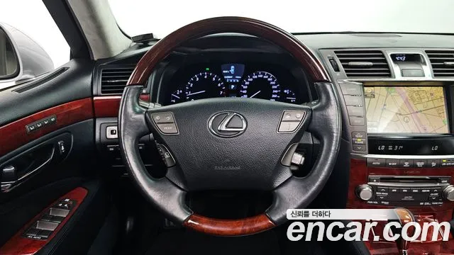 Lexus LS 2010 — фото 13