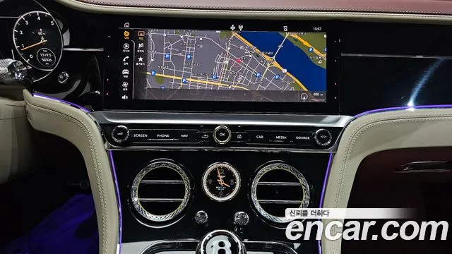 Bentley Continental 2023 — фото 13