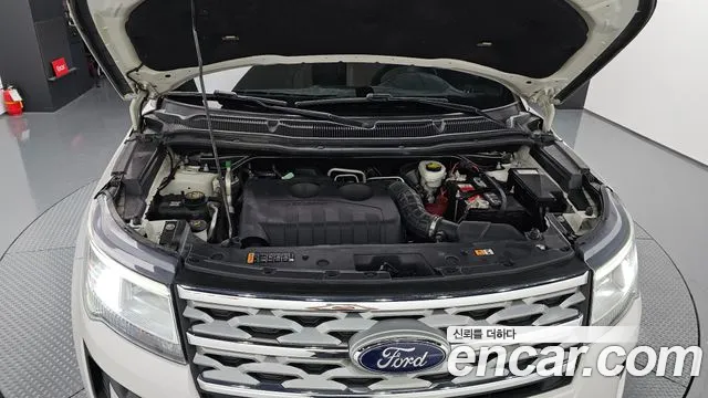 Ford Explorer 2018 — фото 20