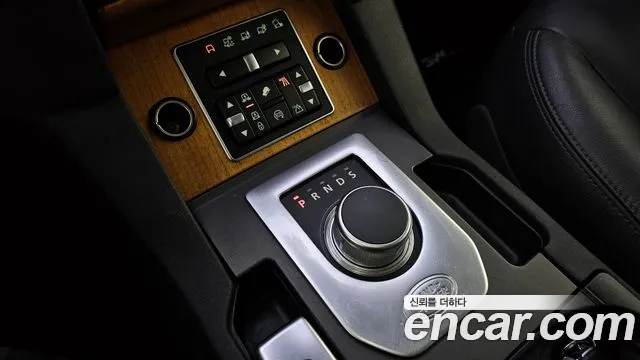 Land Rover Discovery 2015 — фото 9