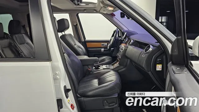 Land Rover Discovery 2015 — фото 10