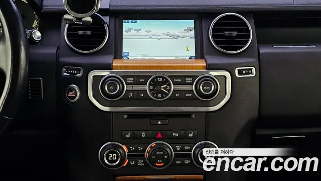 Land Rover Discovery 2015 — фото 15
