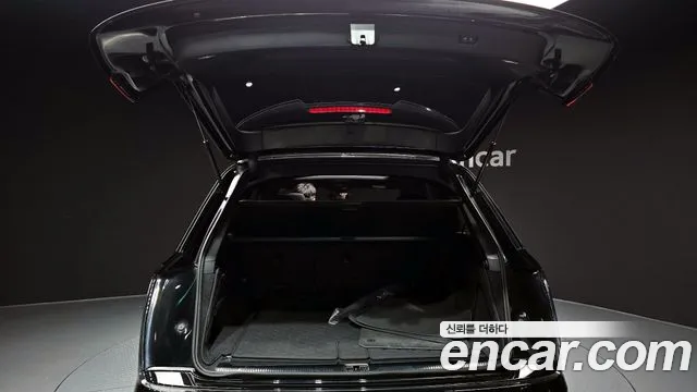 Audi Q7 2023 — фото 20