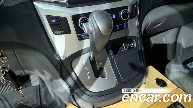 Hyundai Starex 2017 — фото 9