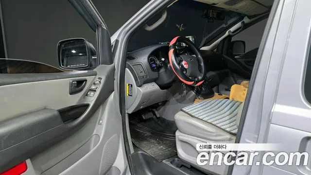 Hyundai Starex 2017 — фото 10
