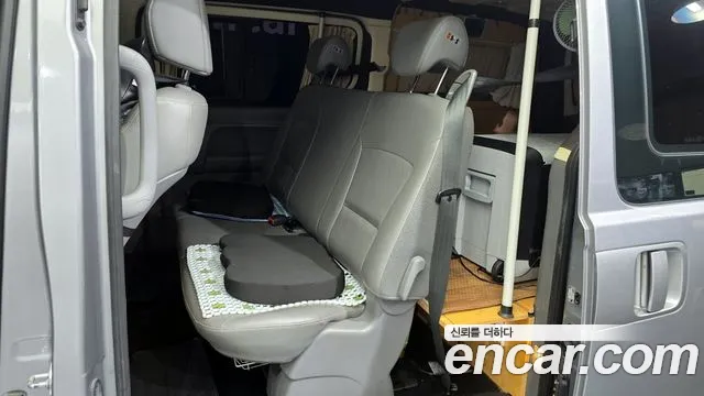 Hyundai Starex 2017 — фото 11