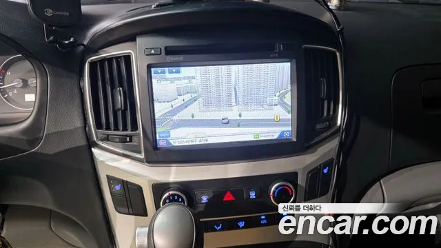 Hyundai Starex 2017 — фото 19