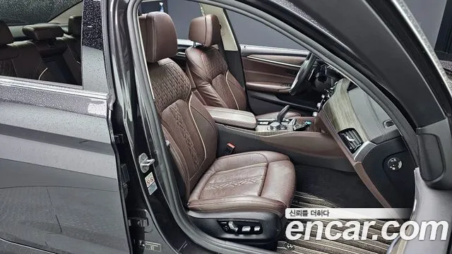 BMW 5-Series 2019 — фото 10