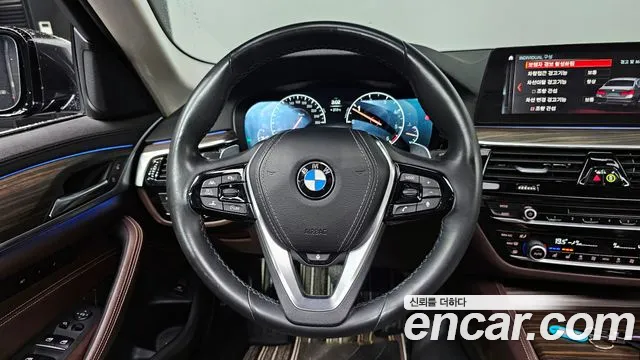 BMW 5-Series 2019 — фото 13