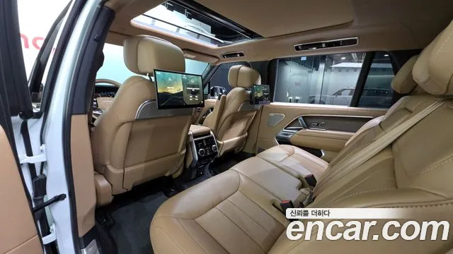 Land Rover Range Rover 2023 — фото 18
