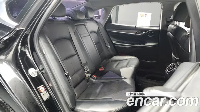 Hyundai Grandeur 2017 — фото 12