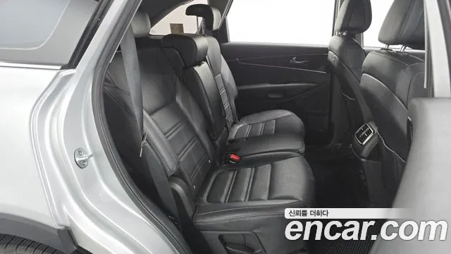 Kia Sorento 2017 — фото 12