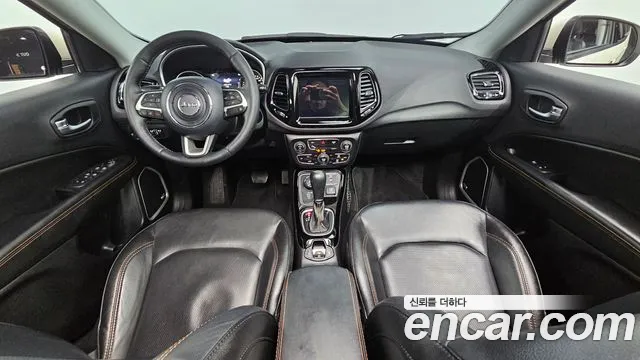 Jeep Compass 2018 — фото 7