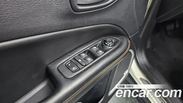 Jeep Compass 2018 — фото 15