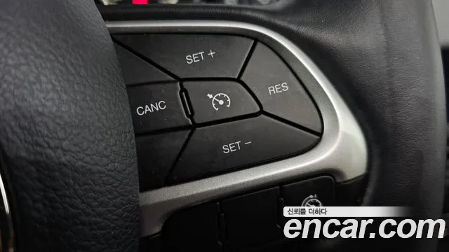 Jeep Compass 2018 — фото 17