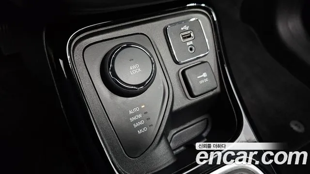 Jeep Compass 2018 — фото 18