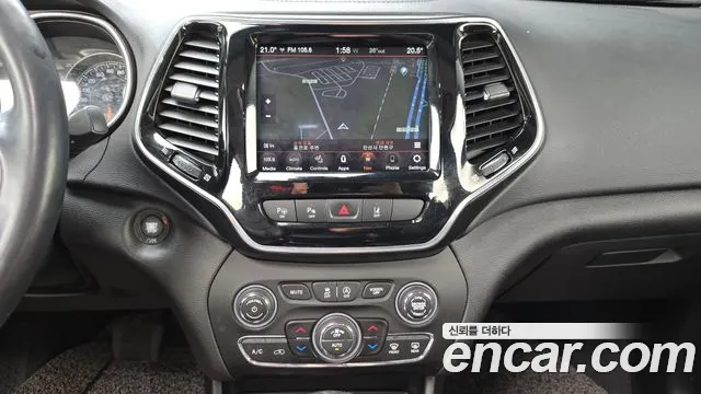 Jeep Cherokee 2021 — фото 16