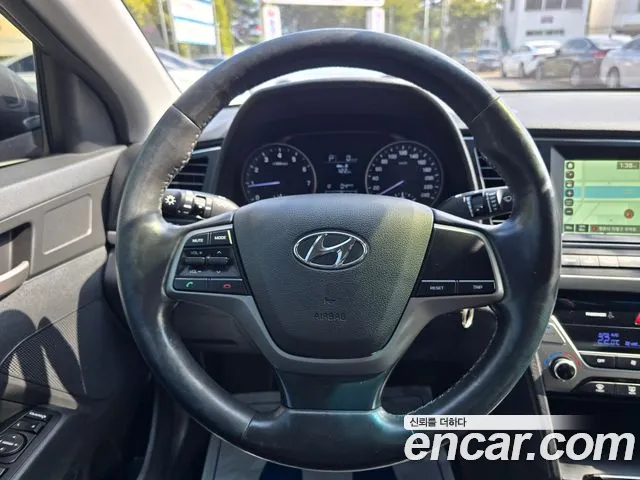 Hyundai AVANTE 2017 — фото 9