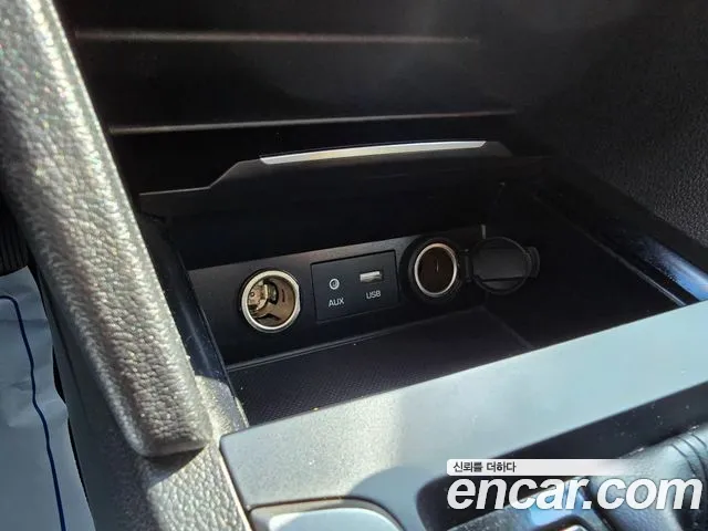 Hyundai AVANTE 2017 — фото 12