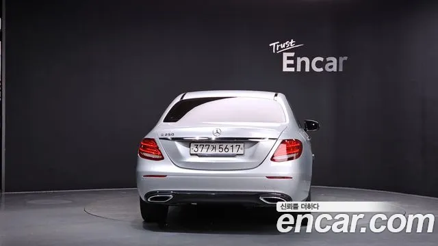 Mercedes-Benz E-Class 2020 — фото 4
