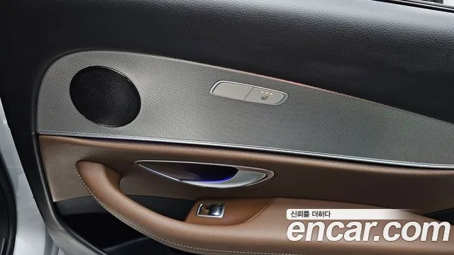 Mercedes-Benz E-Class 2020 — фото 17