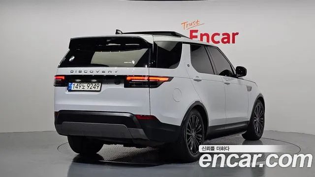 Land Rover Discovery 2018 — фото 2