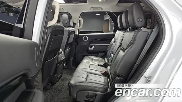 Land Rover Discovery 2018 — фото 11