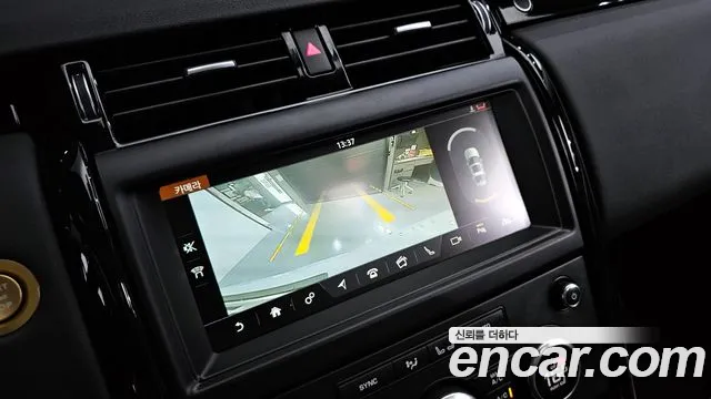 Land Rover Discovery 2018 — фото 14