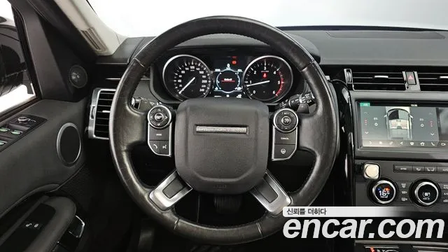 Land Rover Discovery 2018 — фото 15