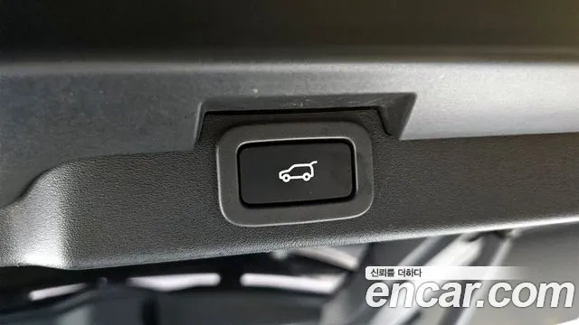 Land Rover Discovery 2018 — фото 16