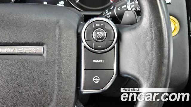 Land Rover Discovery 2018 — фото 19