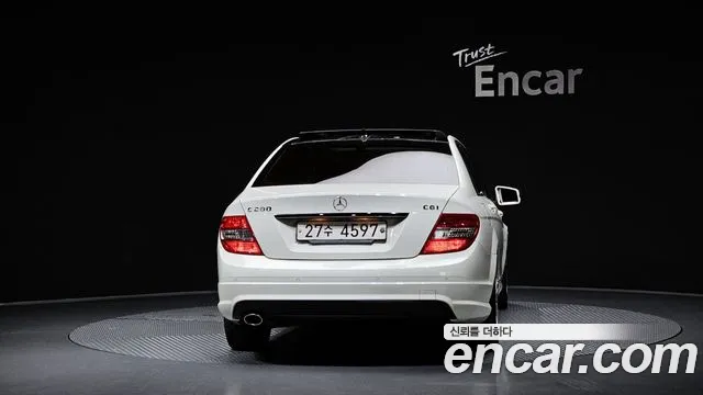 Mercedes-Benz C-Class 2011 — фото 4