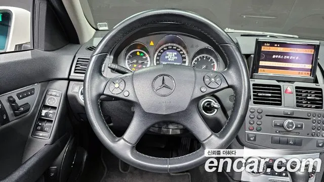 Mercedes-Benz C-Class 2011 — фото 13