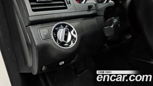 Mercedes-Benz C-Class 2011 — фото 15