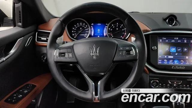 Maserati Ghibli 2014 — фото 13
