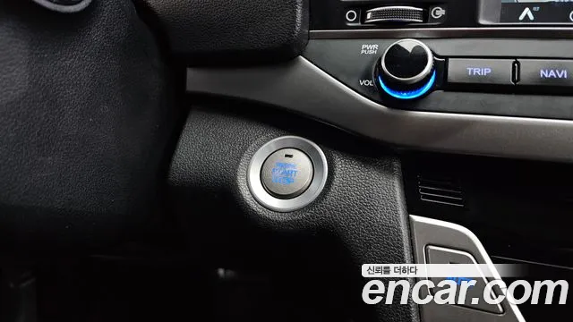 Hyundai AVANTE 2016 — фото 18