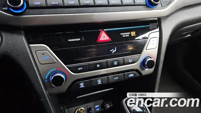 Hyundai AVANTE 2016 — фото 20