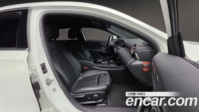 Mercedes-Benz A-Class 2021 — фото 10