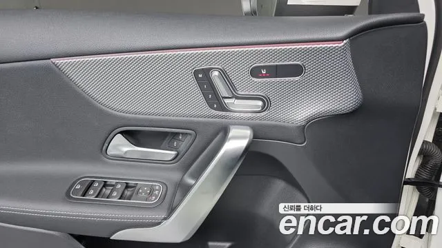 Mercedes-Benz A-Class 2021 — фото 12