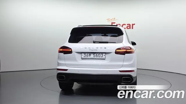 Porsche Cayenne 2015 — фото 4