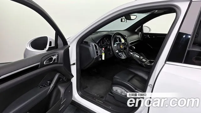 Porsche Cayenne 2015 — фото 10