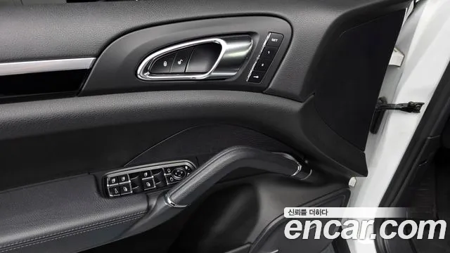 Porsche Cayenne 2015 — фото 11