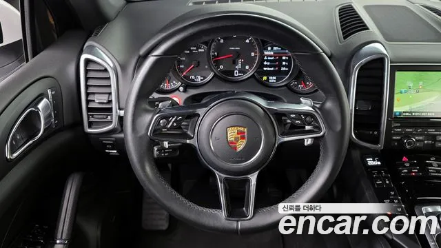 Porsche Cayenne 2015 — фото 16